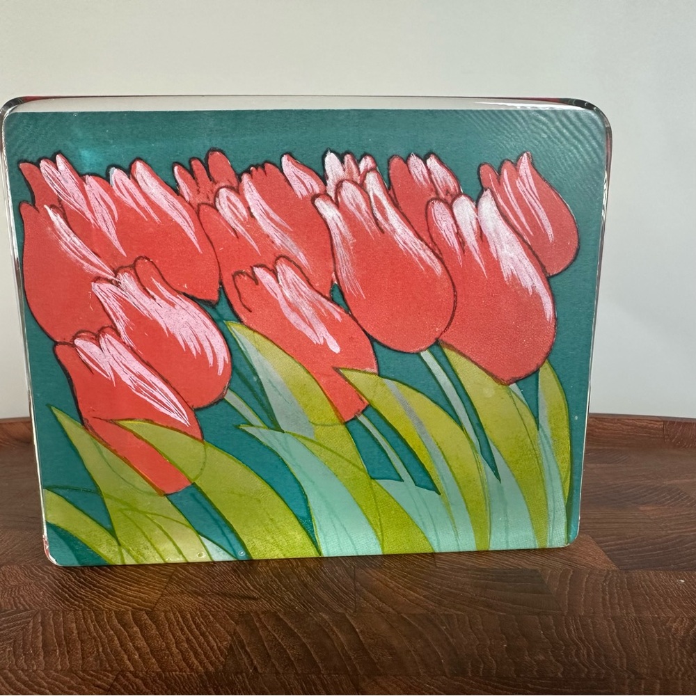 iittala Finland Signed Paperweight Helja Liukko
Sundstrom Finnish Tulips 6" - Picture 4 of 11